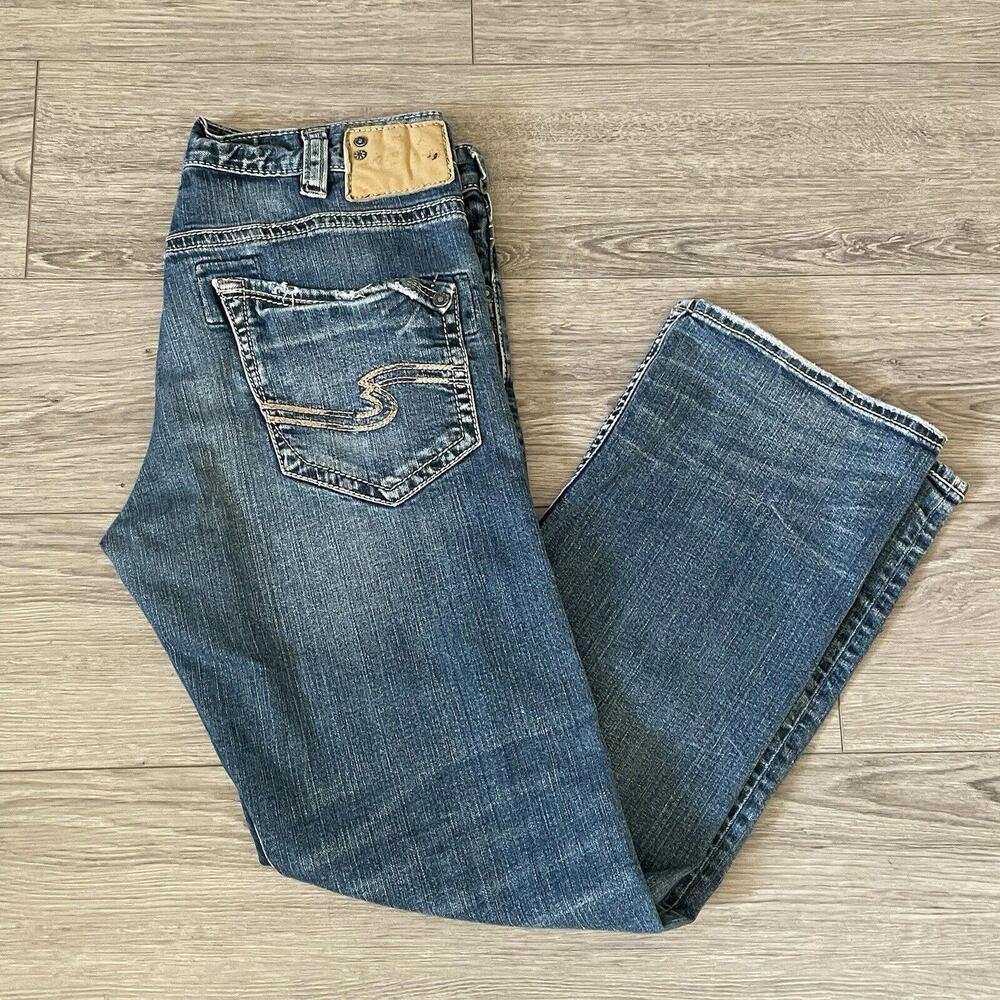 Silver Jeans Men’s Dark Blue Straight Jeans with Contrast Stitching
